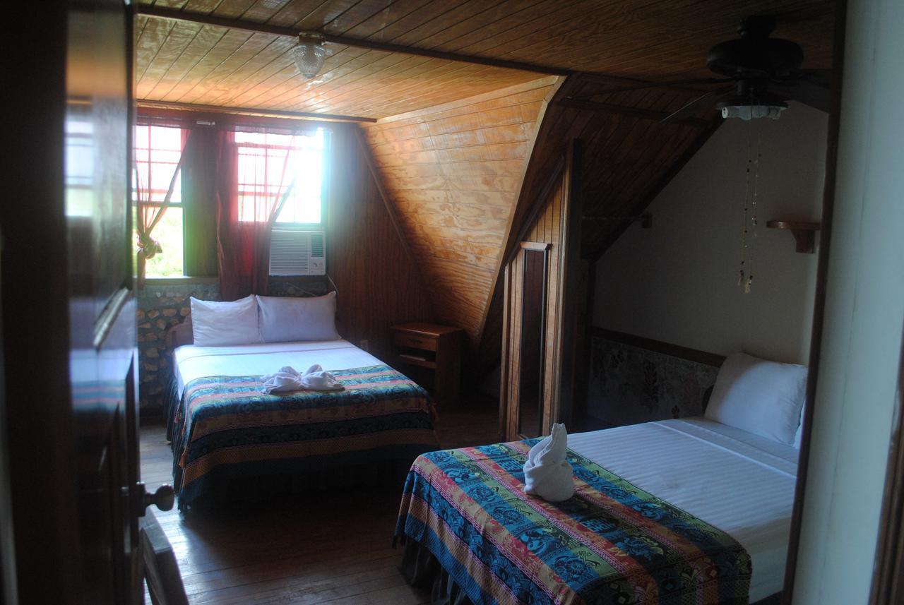 The Sea Front Inn Пунта-Горда Экстерьер фото