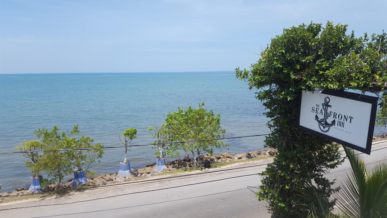 The Sea Front Inn Пунта-Горда Экстерьер фото